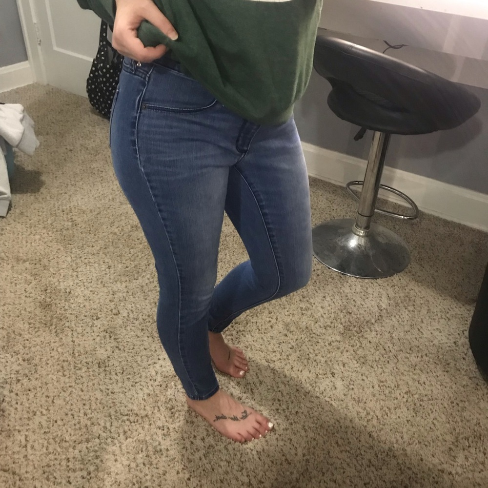 Universal Thread Jeans